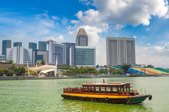 Traditional tourist boats in Singapore