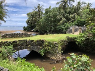 アメリカ　グアム　タリファク橋