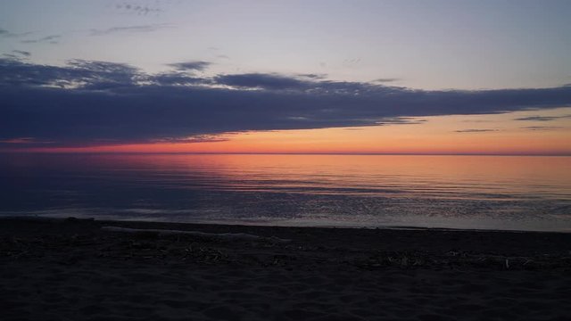 Sunset time lapse on St-Lawrence river