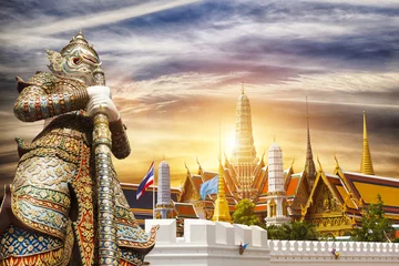 Foto op Canvas Demon Guardian in Wat Phra Kaew Grand Palace © merydolla