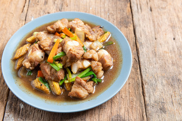 Pork spare rib stir fried with soy sauce and black pepper