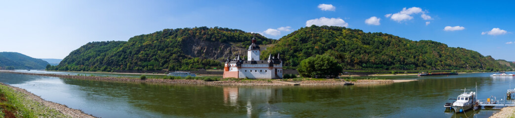 Fototapeta na wymiar Burg Pfalzgrafenstein bei Kaub am Rhein
