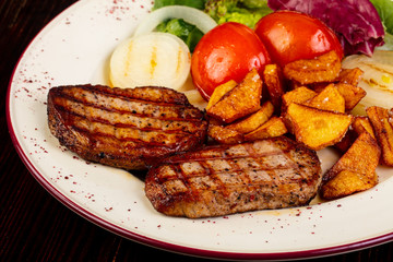 Grilled pork with vegetables