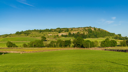Fototapeta na wymiar Yorkshire Dales landscape near Austwick, North Yorkshire, England, UK