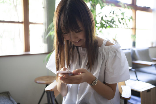「見入る」の写真素材 | 112件の無料イラスト画像 | Adobe Stock