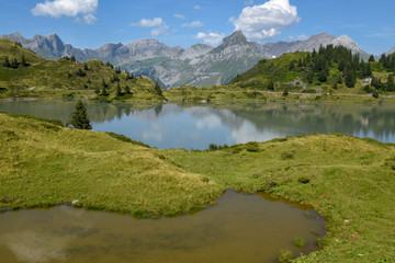 Fototapeta premium Lake Truebsee over Engelberg on the Swiss alps