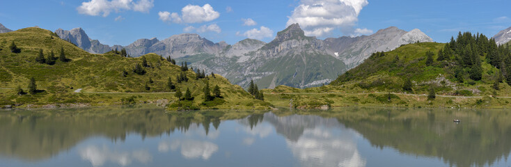 Fototapeta na wymiar Lake Truebsee over Engelberg on the Swiss alps
