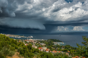Marina w okolicach Splitu podczas burzy