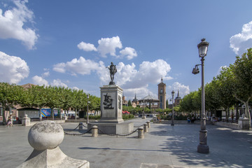 Plaza de Cervantes de la ciudad en Alcalá de Henares, ciudad famosa en España