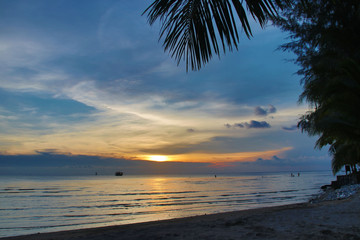 Fototapeta na wymiar Sonnenuntergang in Thailand