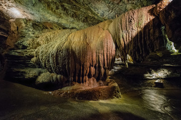 Dan yr Ogof, Wales
