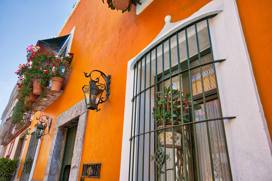 Fototapeta Puebla colorful streets in historic town
