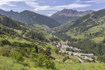 Fototapeta na wymiar village montagne