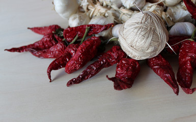 gomitolo di spago e peperoni cruschi