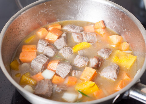 Preparation of beef and pumpkin stew