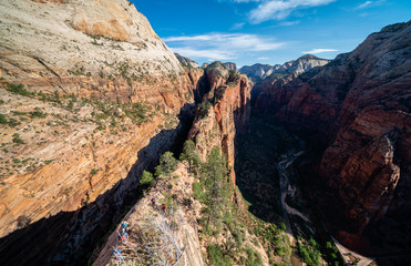 Fototapeta premium Couples epic summit to Angels Landing - Zion National Park
