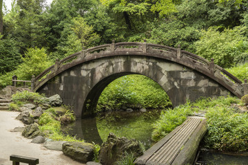 Half moon bridge