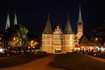 Fototapeta na wymiar Holstentor in Lübeck Germany