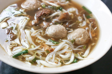 beef noodle with vegetable