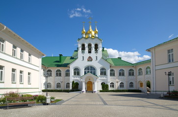 Fototapeta na wymiar Epiphany Old Golutvin male monastery. The Church of The Three Hierarchs in the Kolomna Theological Seminary. Kolomna, Russia