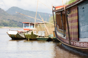 Fototapeta na wymiar Boat om Mekong