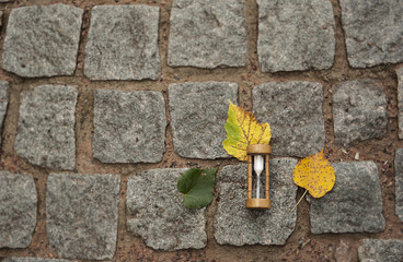 Time, time does not stop, time flies, clock, hourglass, autumn leaves, leaf clock, colorful leaves