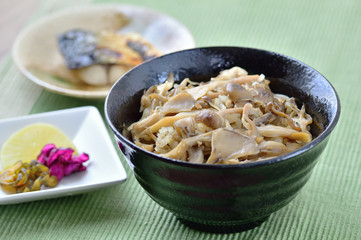 茸の炊き込みご飯