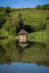 Obraz premium Small lake with alcove
