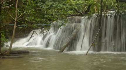 Fototapeta na wymiar huai mae khamin waterfall kanchanaburi