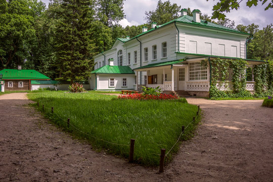 Музей усадьба толстого в ясной поляне здания снаружи фото и видео - photopendel.