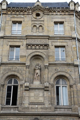 Fototapeta na wymiar Statue de saint Joseph à Paris, France
