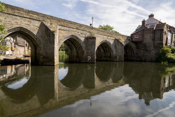 Fototapeta premium Elvet Bridge across the River Wear - Durham