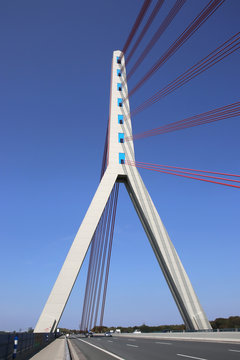 br&uuml;ckenpylon
