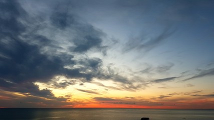 Alba sole sopra mare di Porto Recanati, Italy