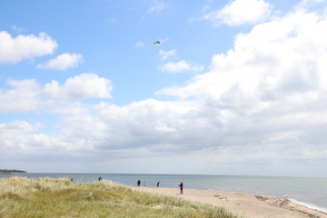Insel Fehmarn, Drachen am Himmel, Drachen steigen lassen, Ostsee, Schleswig Holstein 
