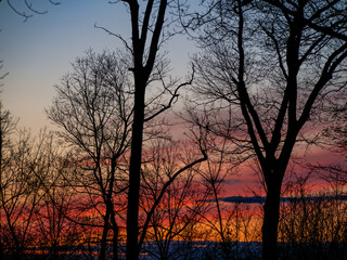 Fototapeta na wymiar sky turning to orange and purple at sunset