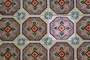 Restoration of tiles with different age