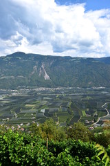 Blick ins Etschtal zwischen Meran und Bozen
