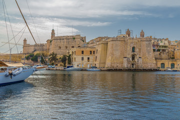 Senglea (Isla), Malta. Bastion (XVII century.) On the shore of the bay