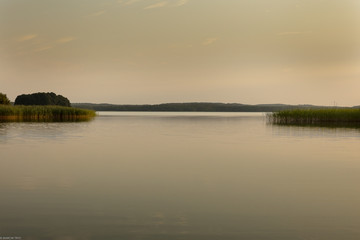 Widok na jezioro w Polsce, Mazury