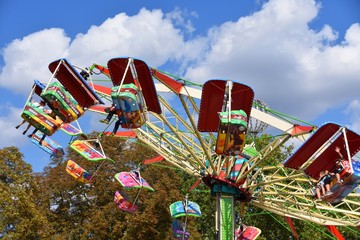Karussell auf einem Jahrmarkt