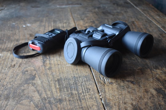 Prismaticos, walkie talkie
