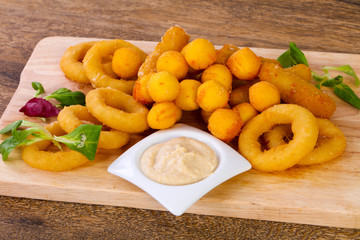 Onion rings and potato balls
