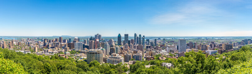 Fototapeta na wymiar Panoramic skyline view from Mount Royal hill at the Montreal city in Canada