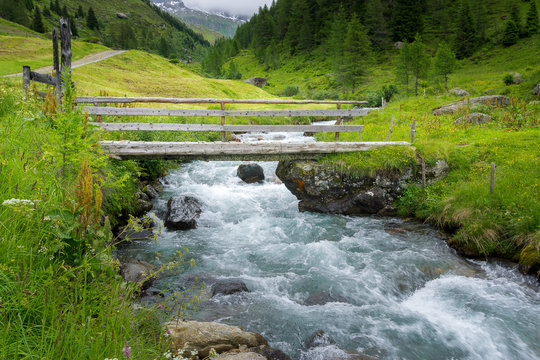 Von Kasern zur Kehreralm 2018-13   Holzbrücke über die Ahr Ahrntal Südtirol