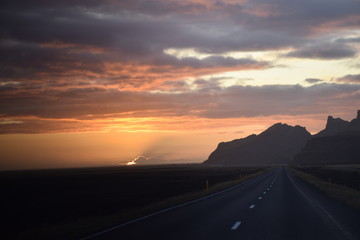 Puesta de Sol en el sur de Islandia