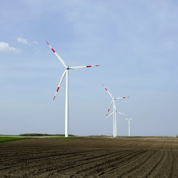 Wind turbine 10