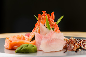 Seductive silver tray for a gourmet