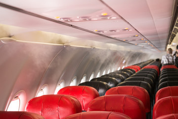 Aircraft cabin with vapor condensation due to differences of temperature