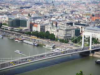 Blick von der Zitadelle auf Budapest und die Elisabethbrücke